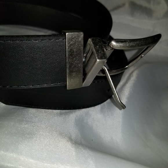 Mens Black Reversible Swivel Buckle Belt Size 44 FW21A404 Gunmetal Hardware  17 - Picture 3 of 5